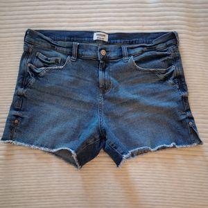 Kenzie Jean Shorts Med-dark wash Size 10.